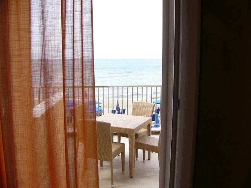 Hotel Villa Lo Scoglietto San Vincenzo Exterior photo